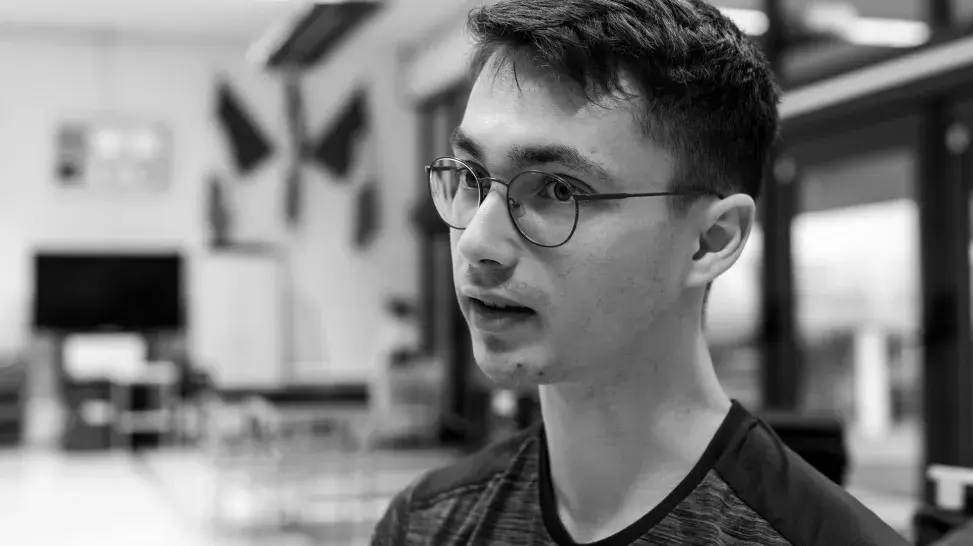 Nicolas Mompach, tireur sportif, sportif de haut niveau et étudiant